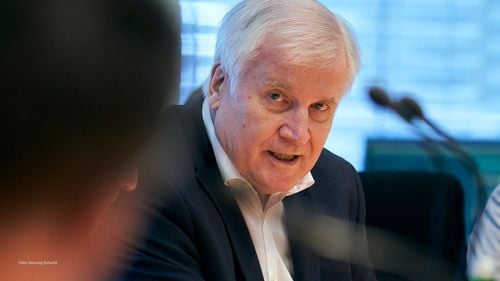 Ministrul german de interne respinge ideea unor „cote de refugiați” din Afganistan, de teama creării unui „factor de atracție”