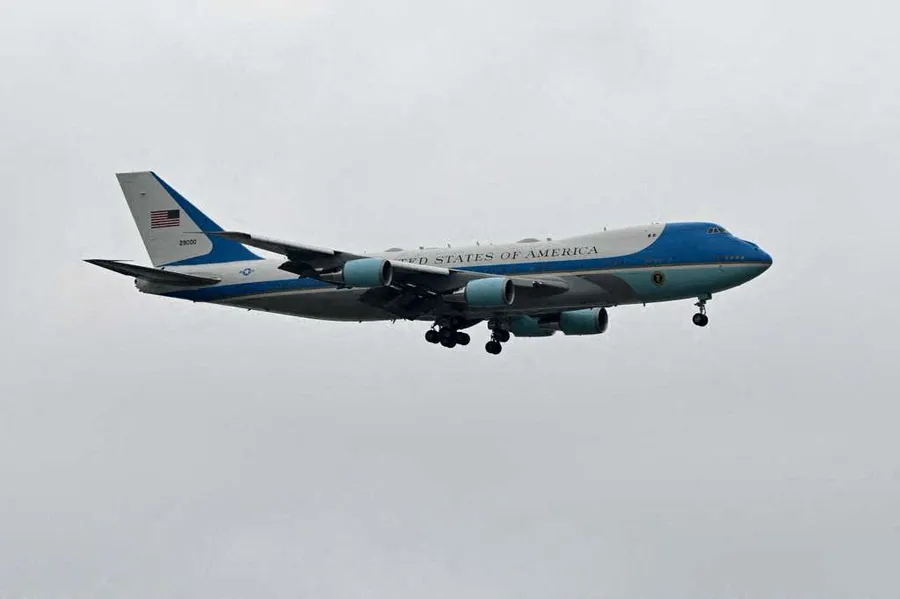Avionul cu care Donald Trump a sosit în Alaska Air Force One