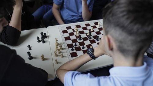 Federaţia Internaţională de Şah interzice jucătoarelor transsexuale să participe la competiţiile feminine