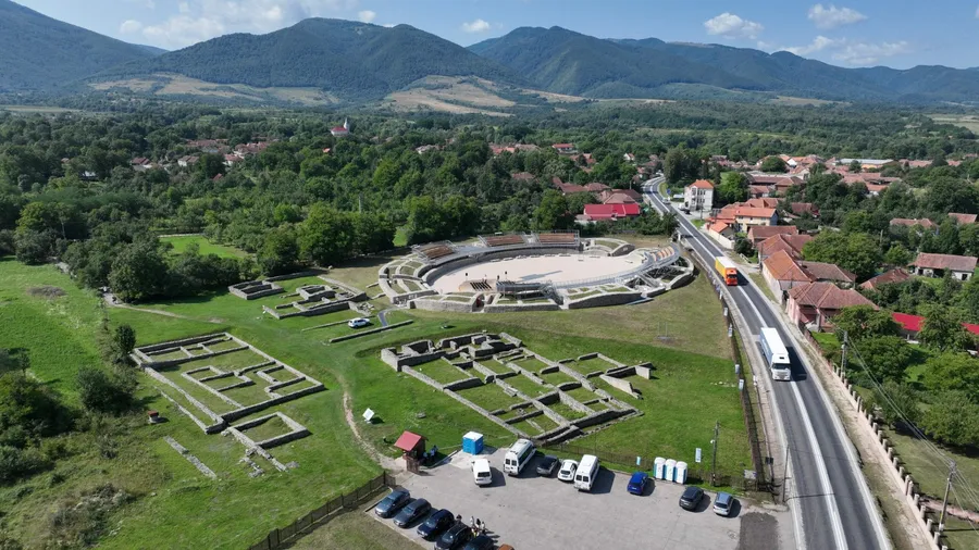 Amfiteatrul roman de la Ulpia Traiana Sarmizegetusa 