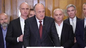 Dan Șucu, apel către candidații la președinție: să nu schimbe drumul european și atlantic al României, să nu susțină măriri de taxe și să respecte proprietatea privată / Către mediul de afaceri: „Ce ați muncit până acum, trebuie apărat”
