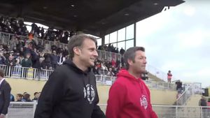 Emmanuel Macron merge, luni, la Clairefontaine, pentru a-i încuraja pe jucătorii naţionalei Franţei înainte de Euro-2024