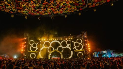 Un concert organizat lângă Grădina zoologică din Băneasa, reclamat de locuitorii din zonă pentru zgomotul infernal: Ne culcăm cu zgomot, ne sculăm cu zgomot după nopți nedormite din cauza voastră / Poliția, nici o reacție