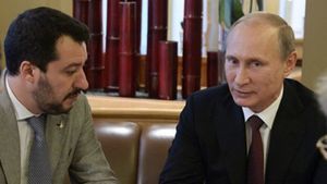 Umbra lui Putin peste criza politică din Italia: Presa a publicat informații de la serviciile secrete despre întâlnirea dintre omul de încredere al lui Matteo Salvini și un diplomat rus
