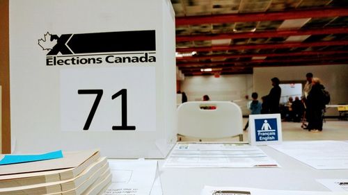 REPORTAJ Cum e să lucrezi pentru alegerile din Canada. Impresii de la o secție de votare