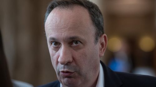 Fostul ministru al Finanțelor Adrian Câciu: În viziunea unor analiști de carton, recesiunile care se petrec când sunt premieri de la PNL sunt chestiuni normale, chiar pozitive, care atestă "profesionalism". Nu dau doi bani pe valoarea acestor trompete