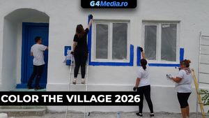 Sute de voluntari renovează peste 20 de case din satul Macedonia