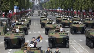 Două convoaie de vehicule blindate franceze au plecat spre România, în cadrul operațiunii Eagle