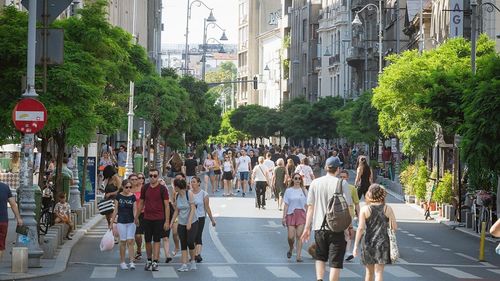 METEO Se răcește vremea în Capitală. Maxime de 24 de grade, cu cer înnorat