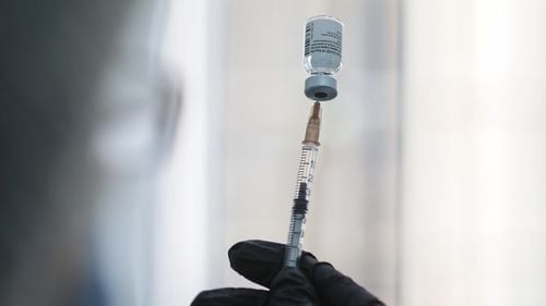 Bahrainul a început să vaccineze populația vulnerabilă cu Pfizer, după inocularea completă cu vaccinul chinezesc Sinopharm