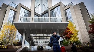 Autoritățile europene au lansat "o adevărată luptă" pentru activele companiei "Lukoil" (Bloomberg) / România ar putea lua în considerare solicitarea unei prelungiri a termenului limită (surse)