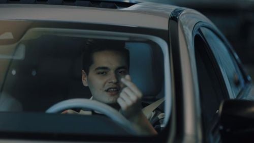 Vloggerul Selly a fost amendat de poliție după ce și-a sărbătorit ziua de naştere cu prietenii, în pandemie