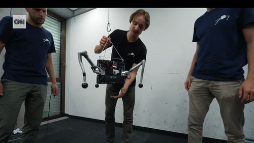 O echipă de studenți din Elveția a dezvoltat un robot săltăreț cu trei picioare pentru explorarea asteroizilor