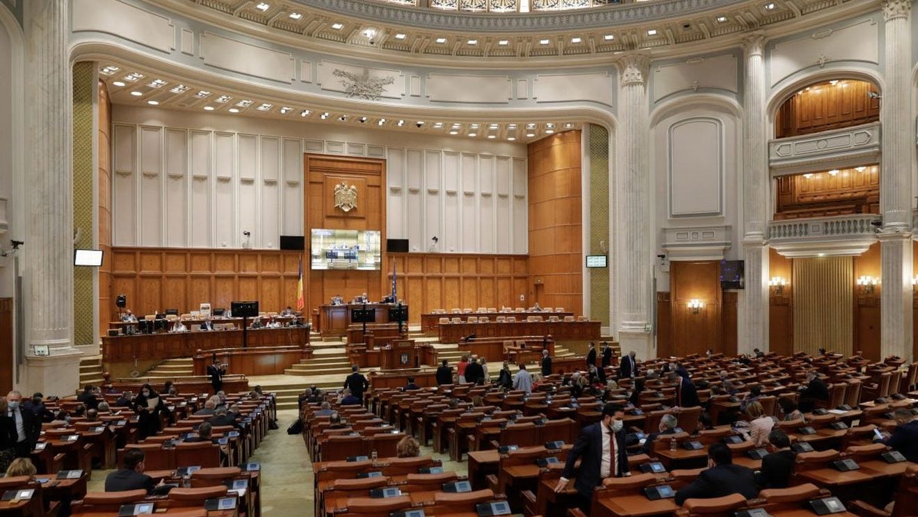 Parlamentul a stabilit componența Comisiei speciale pentru legile justiției, care va fi condusă de liberalul Gabriel Andronache / Președinta Comisiei juridice din Camera Deputaților, Laura Vicol, nu face parte din comisie