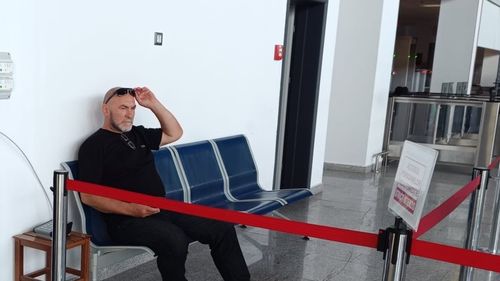 EXCLUSIV Un avertizor de integritate de la Aeroportul Bacău a fost concediat de instituție ”din grija pentru angajat”. Între avertizor și angajator există un lung conflict în instanțe