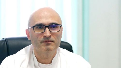 Medic de top, dezarmat în fața negaționiștilor: ”Nu te poți lupta cu prostia, cu conspirația, cu nesimțirea. Pacienții au refuzat tratamentul susținând că nu vor să facem experimente pe ei. Îi așteptăm în spitale, unde avem și lumânări”