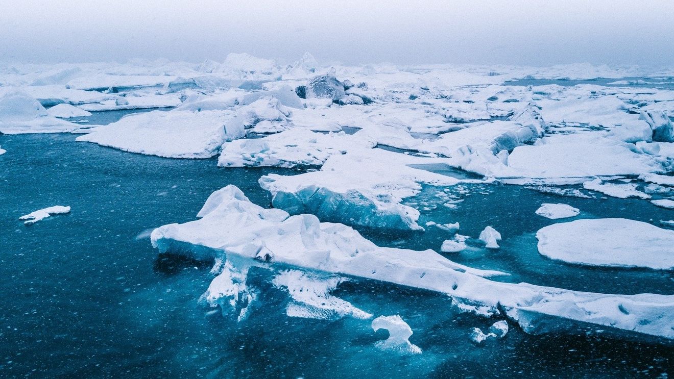 Un bloc de gheață cu o suprafață similară cu Los Angeles s-a desprins în Antarctica din cauza unui ”val de căldură fără precedent”