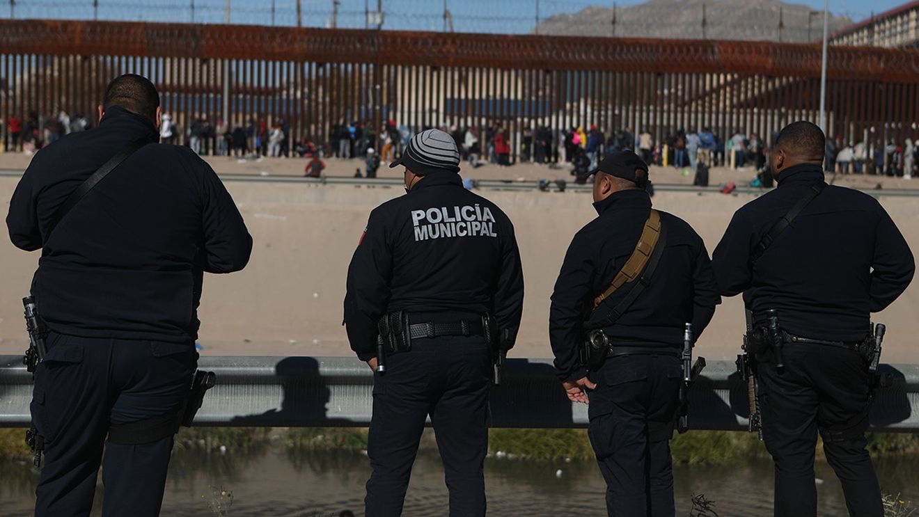 O judecătoare federală blochează procedura accelerată de expulzare a migranţilor din SUA