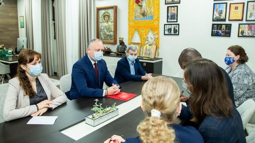 Dodon vrea să pună pumnul în gură ONG-urilor sub pretexul „imixtiunilor externe”. Liderul prorus vrea să adopte modelul Rusiei și Ungariei contra „agenților străini”