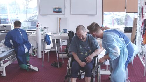 Atacul vascular cerebral nu te întreabă dacă ai treabă, să vină mai târziu. Cum poți deveni din om neom și ce e de făcut în caz de AVC (P)