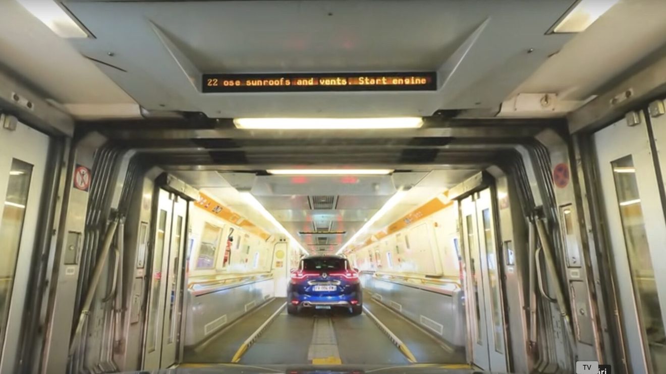 S-a reluat circulaţia prin tunelul de sub Canalul Mânecii / Sindicatele Eurotunnel anunţă că-şi încheie greva