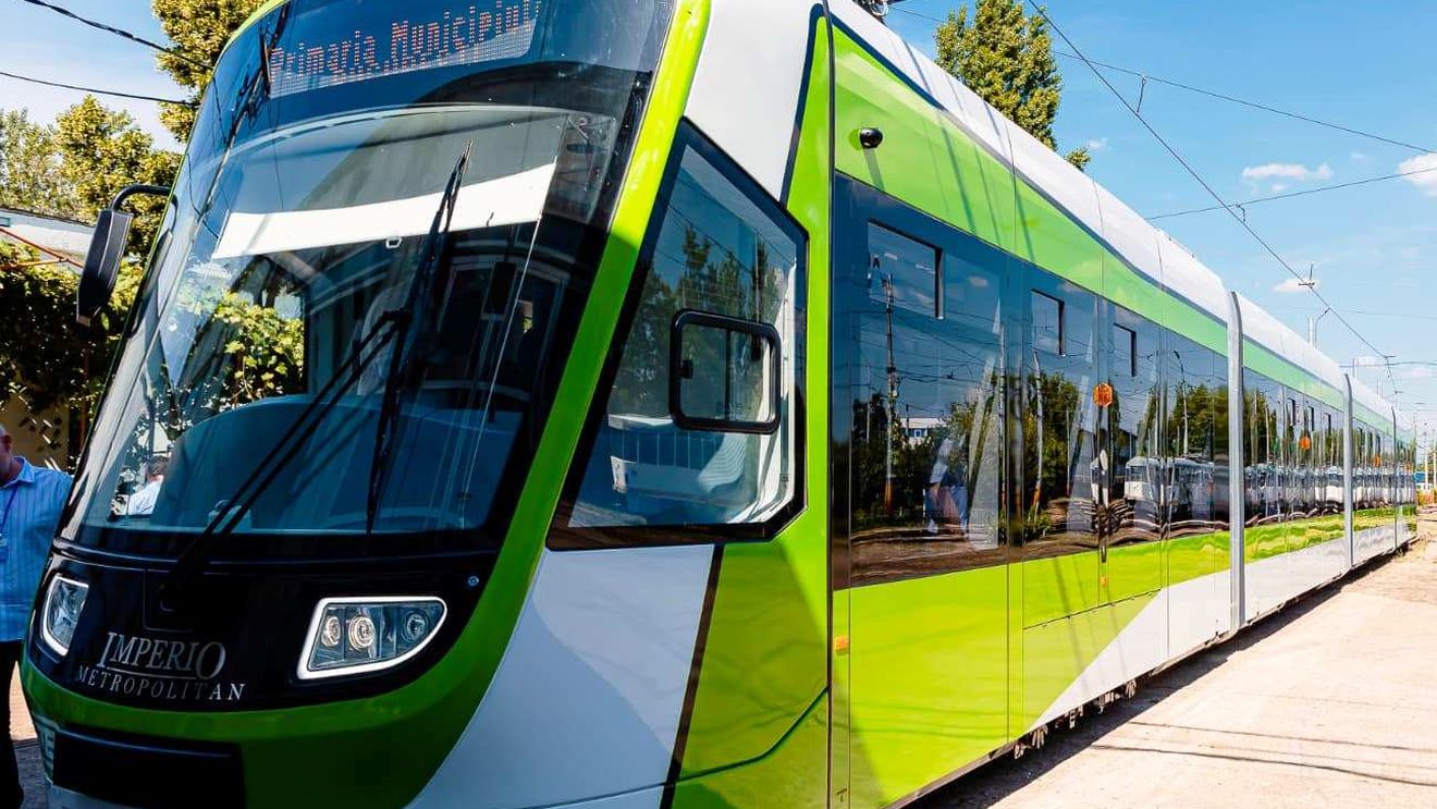 Nicușor Dan anunță că noile stații de tramvai vor fi corelate cu semaforizarea şi cu trecerile de pietoni şi vor avea rampe de acces pentru persoane cu dizabilităţi