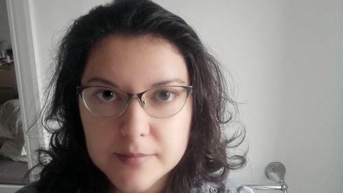 Povestea profesoarei care a renunțat la universitate, pentru a-și crește copilul: Despre școala în Marea Britanie, învățarea a 2 limbi și cele mai bune resurse de învățare pentru copilul mic