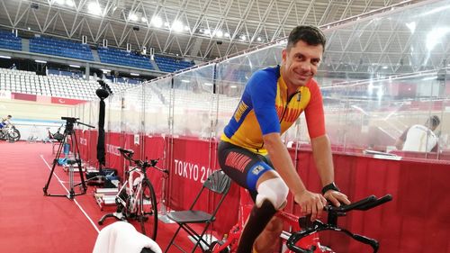 Kelemen Hunor îl felicită pe Eduard Novak pentru performanța de la Tokyo: „Este primul ministru în funcție care participă la Jocurile Paralimpice și primul care câștigă o medalie atât de importantă!”