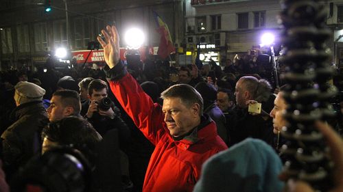 Dacian Cioloș: Sorin Grindeanu cu OUG13 l-a scos în stradă inclusiv pe Klaus Iohannis. Azi e învestit vicepremier de PNL care se simte bine lângă PSD, cel mai corupt partid după 1989