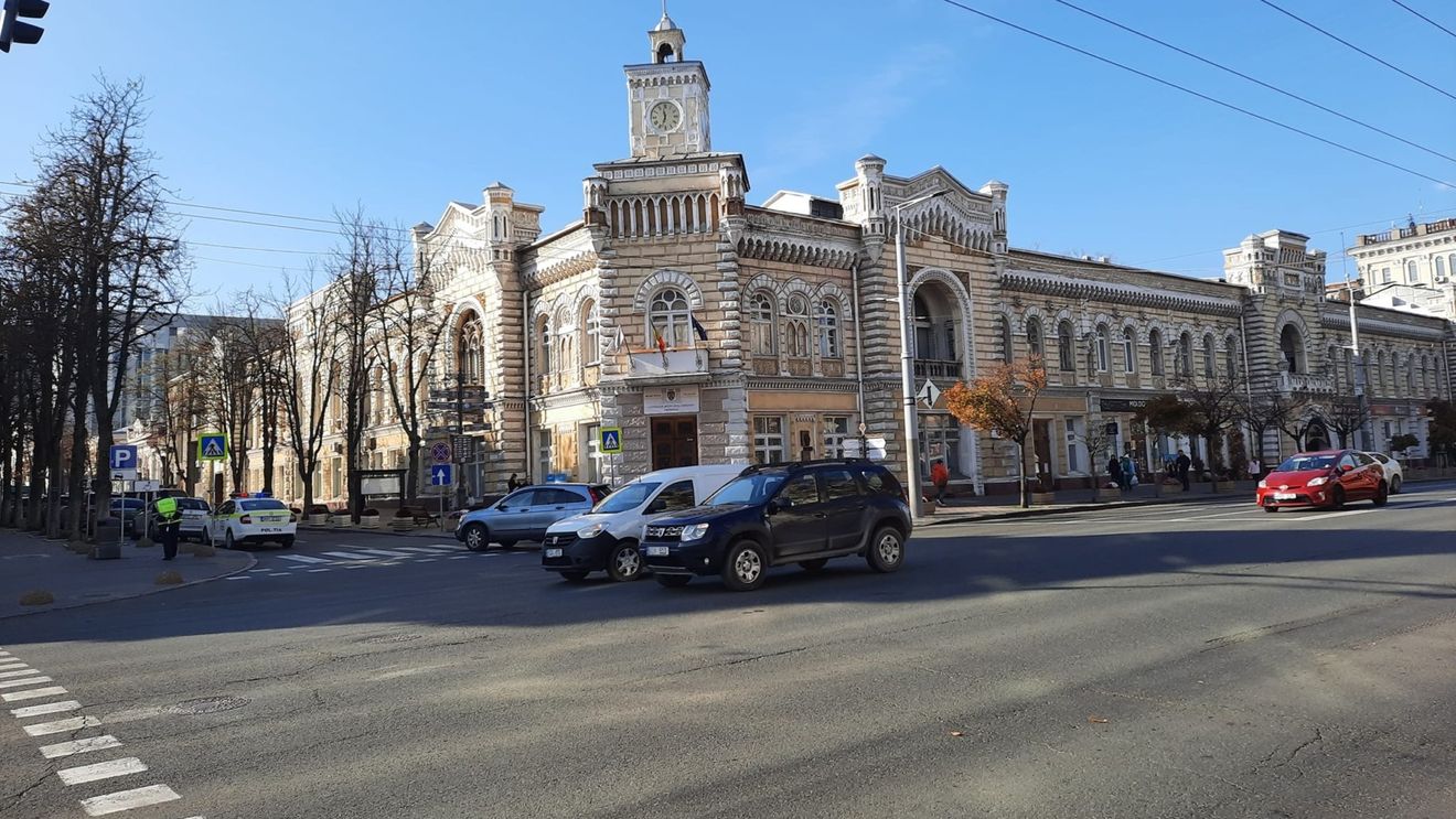 Cinci morţi şi şase răniţi într-un accident grav produs în apropiere de Chişinău