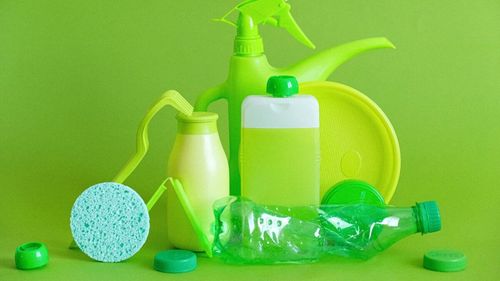 Comisia Europeană vrea să permită vânzarea de detergent prin reumplerea propriului recipient