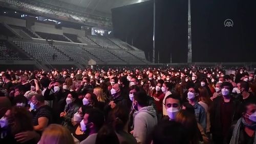 VIDEO Concert cu 5000 de persoane la Barcelona pentru testarea măsurilor sanitare