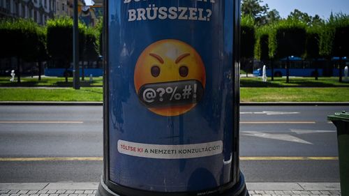 Viktor Orban, campanie furibundă împotriva lui Soros, Bruxelles-ului, imigrației și minorităților sexuale. Ungaria, împânzită de afișe care demonizează ”inamicii” țării