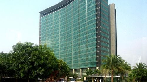 Fiica fondatorului Huawei, arestată în Canada la cererea Statelor Unite; China cere eliberarea ei