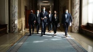 Miniștrii propuși de Dacian Cioloș au primit avize negative pe bandă rulantă. Cătălin Drulă, aviz favorabil din greșeală/ Guvernul Cioloș merge miercuri în Parlament