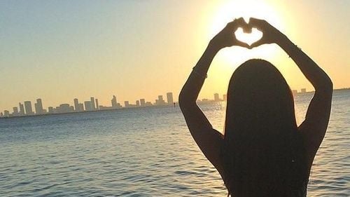 Dragostea în vremea coronavirusului - Sfântul Valentin, o zi tristă în China. Evenimente anulate, teamă de flori, căsătorii amânate