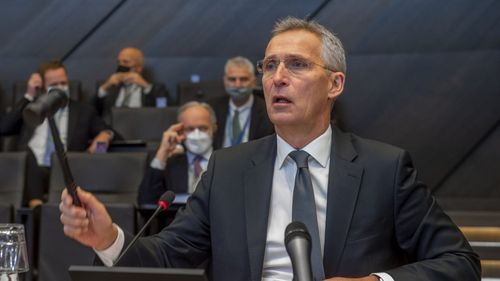 Jens Stoltenberg, alarmat de anunțul lui Putin privind punerea în alertă a arsenalului nuclear: „Comportament iresponsabil”