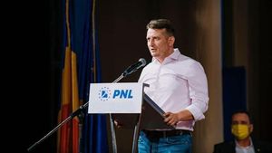 Secretarul general adjunct al PNL: Povestea demisiilor în bloc de la filiala sector 3 nu se potriveşte. Am găsit numai 5 demisii înregistrate/ Totul pare să fie o furtună într-un pahar cu apă