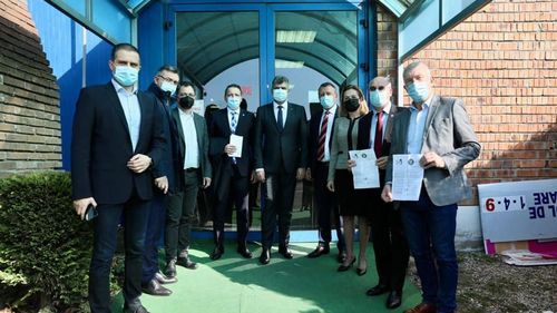 Liderii PSD s-au vaccinat în grup. Marcel Ciolacu: ”Vă îndemn pe toți să vă vaccinați. Fiecare trebuie să se gândească la sănătatea sa și a familiei sale