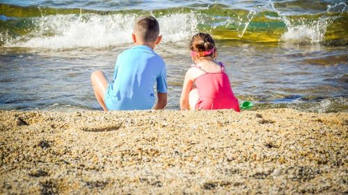 Asociațiile patronale de pe Litoral și din Delta Dunării vor ca anul școlar 2023-2024 să înceapă abia pe 18 septembrie, în condițiile în care România are cel mai scurt an școlar din UE