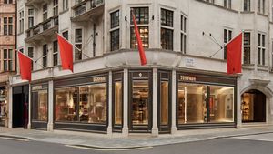 Ferrari deschide un magazin flagship-cheie la Londra, pe Bond Street