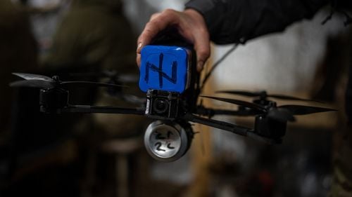 Rușii au lansat un roi de 30 drone FPV spre o singură poziție a forțelor ucrainene, în direcția Pokrovsk / Comandant: „Marea problemă – dacă apare ceva nou, ocupanții îl au deja, în cantități mari”