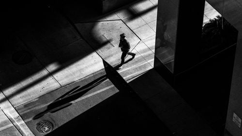 Șeful presupusului comando care a intrat în Ambasada Coreei de Nord la Madrid a predat materialul furat la FBI. De la ambasadă a plecat cu UBER, sub numele Oswaldo Trump