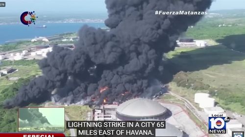 Un incendiu la un depozit de petrol din Cuba, încă necotrolat după trei zile/ Bilanţul: 4.000 de evacuaţi, 125 răniţi, un pompier mort