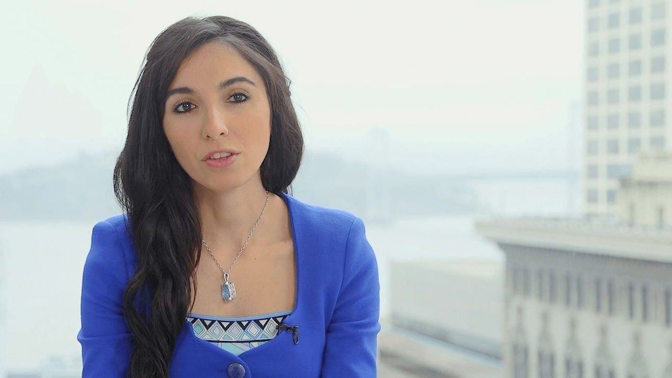 Cine este Hafize Gaye Erkan, prima femeie șefă a băncii centrale a Turciei. Ea trebuie să reducă o inflație mare și să restabilească politicile „raționale” în țară