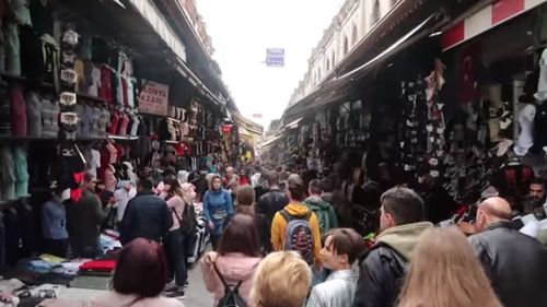 Autoritățile turce au reprimat brutal un marș împotriva violențelor asupra femeilor