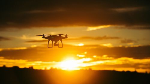 China a lansat primul transportator de drone cu sistem fără pilot care foloseşte inteligenţa artificială pentru a naviga/ Experții susțin că nava are potenţial să fie folosită în scop militar