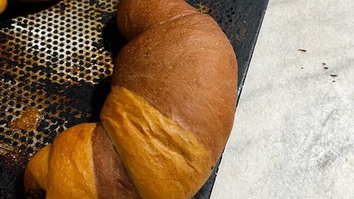 ANPC a închis patru brutării din Bucureşti/ Printre nereguli: mizerie, gândaci, maşini de transport pâine cu mucegai, insecte moarte în camera tancurilor de făină/ Au fost date amenzi de 165.000 de lei