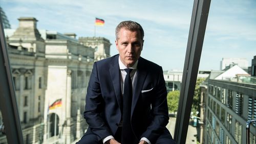 Parlamentul European a votat pentru ridicarea imunităţii unui eurodeputat german de extremă dreapta / Petr Bystron urmează să fie judecat pentru un fotomontaj cu personalități care fac salutul nazist