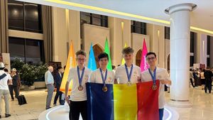Elevi români, medaliați cu aur, argint și bronz la Olimpiada Internațională de Chimie din Uzbekistan